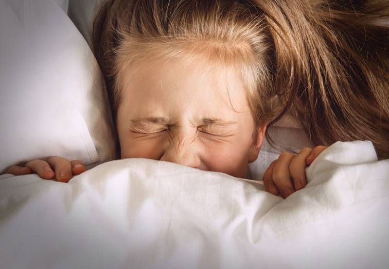أعراض نوبات الهلع عند النوم للاطفال